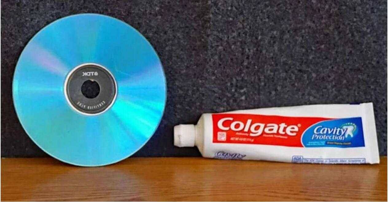 Wie Sie DVDs reinigen und Kratzer entfernen – Anleitung für zu Hause